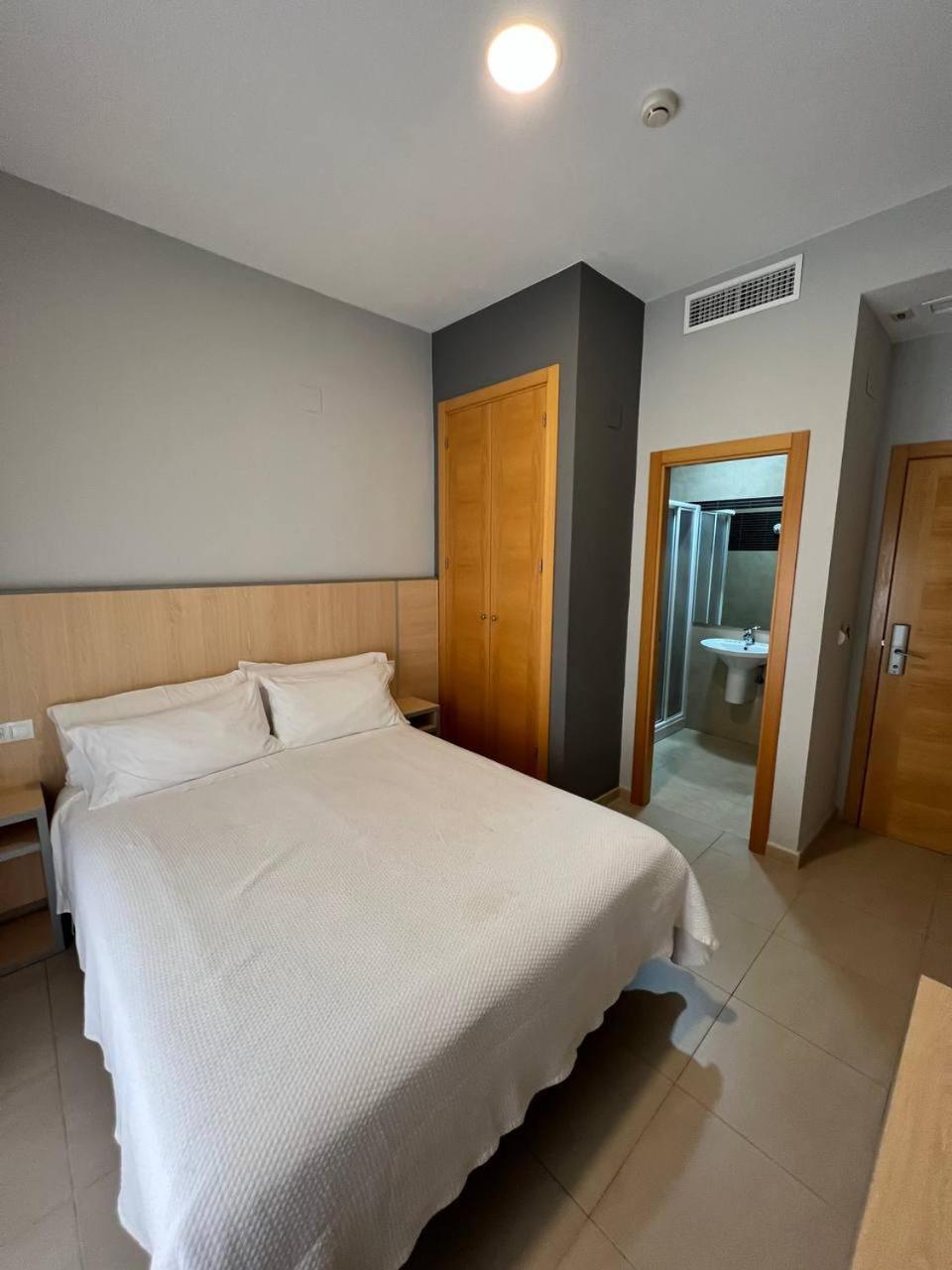 Hostal Manuela Punta Umbria Exterior photo